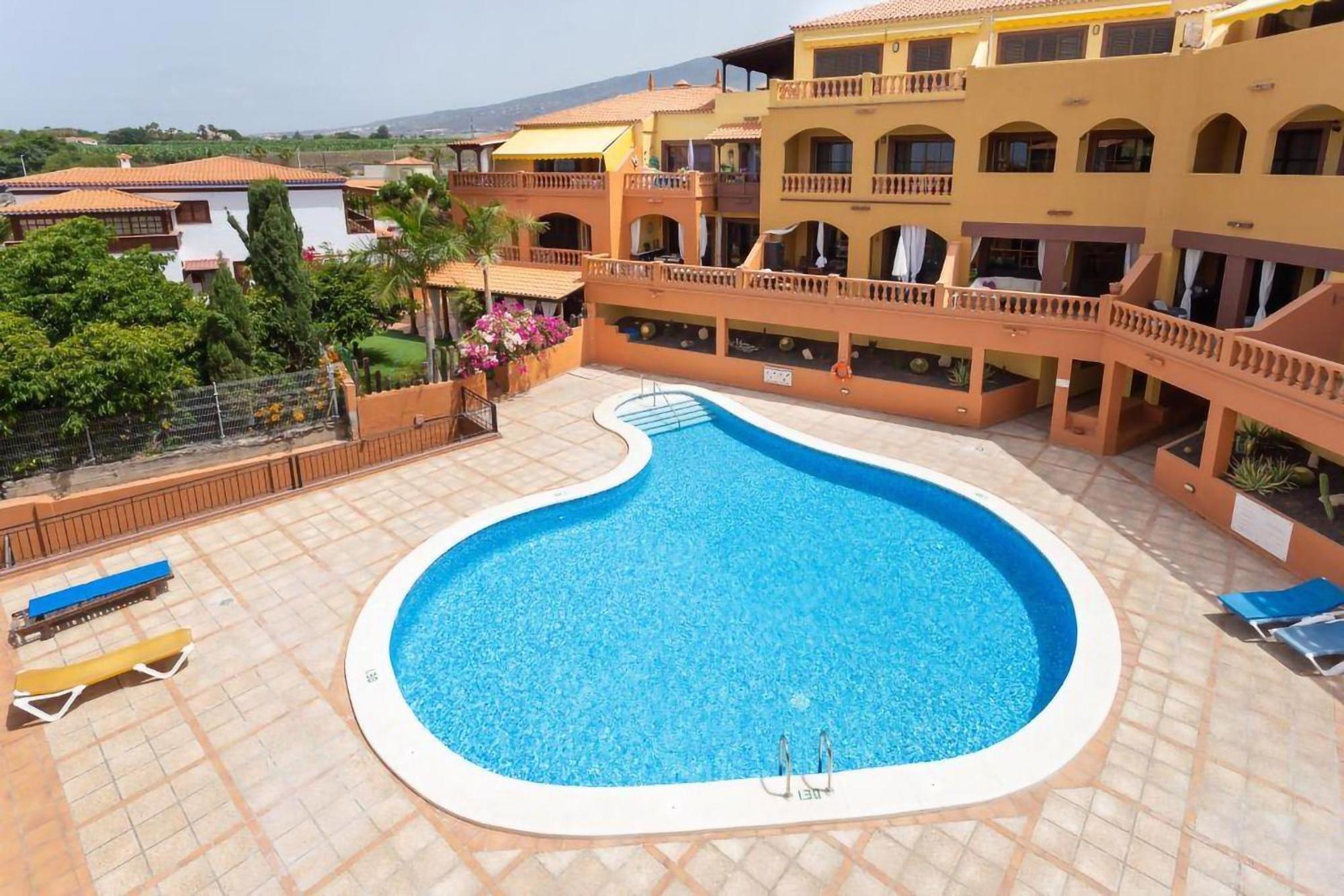 Eden Elite Palace Адехе